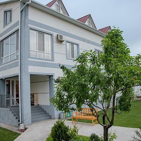 Hotel Good Night Jalal-Abad Esterno foto