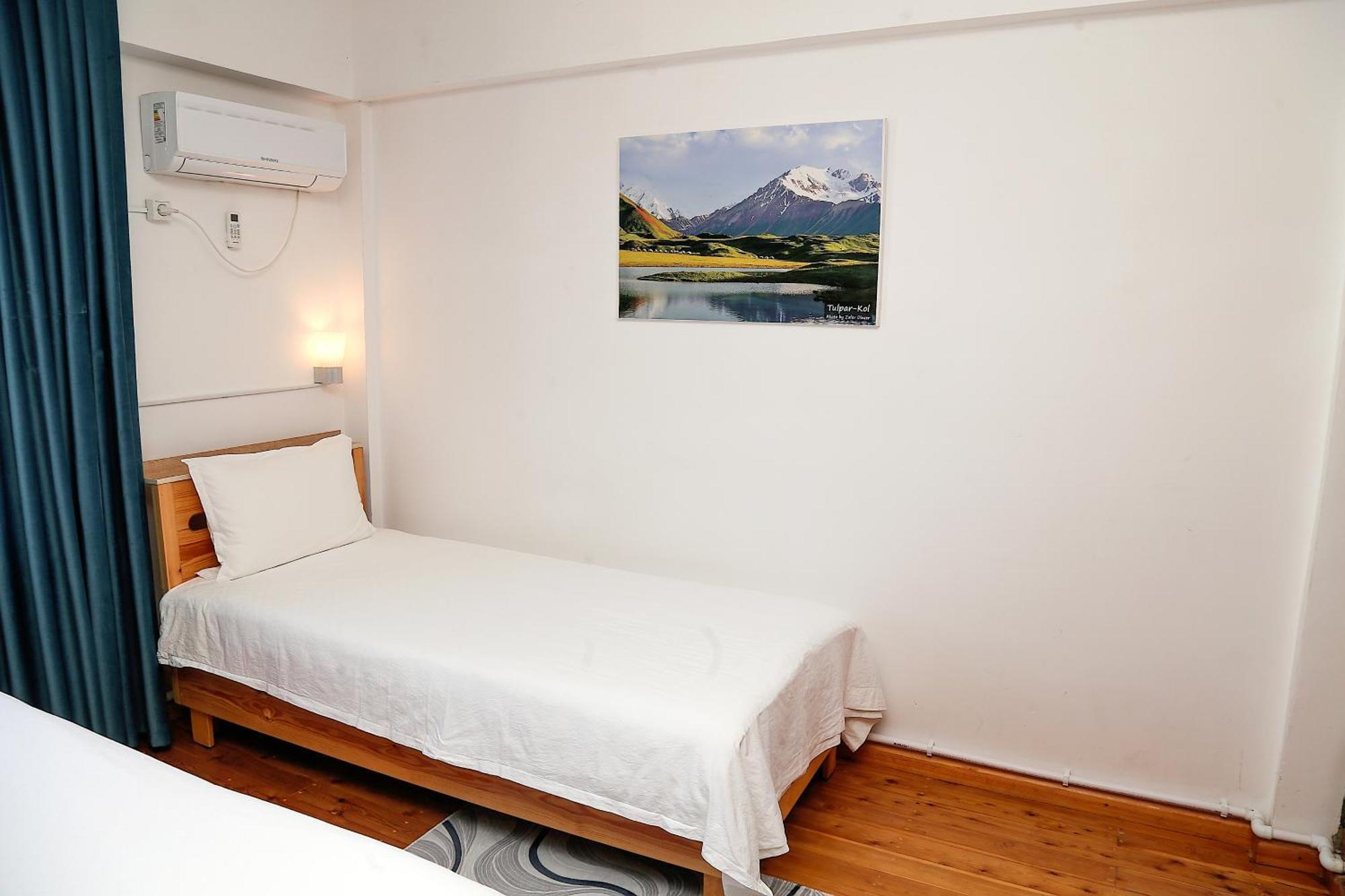 Hotel Good Night Jalal-Abad Esterno foto
