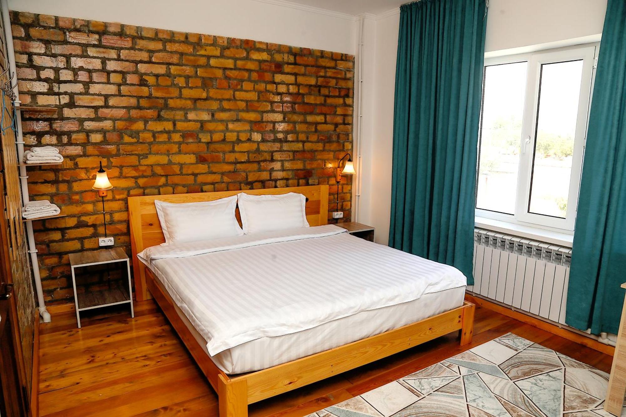 Hotel Good Night Jalal-Abad Esterno foto