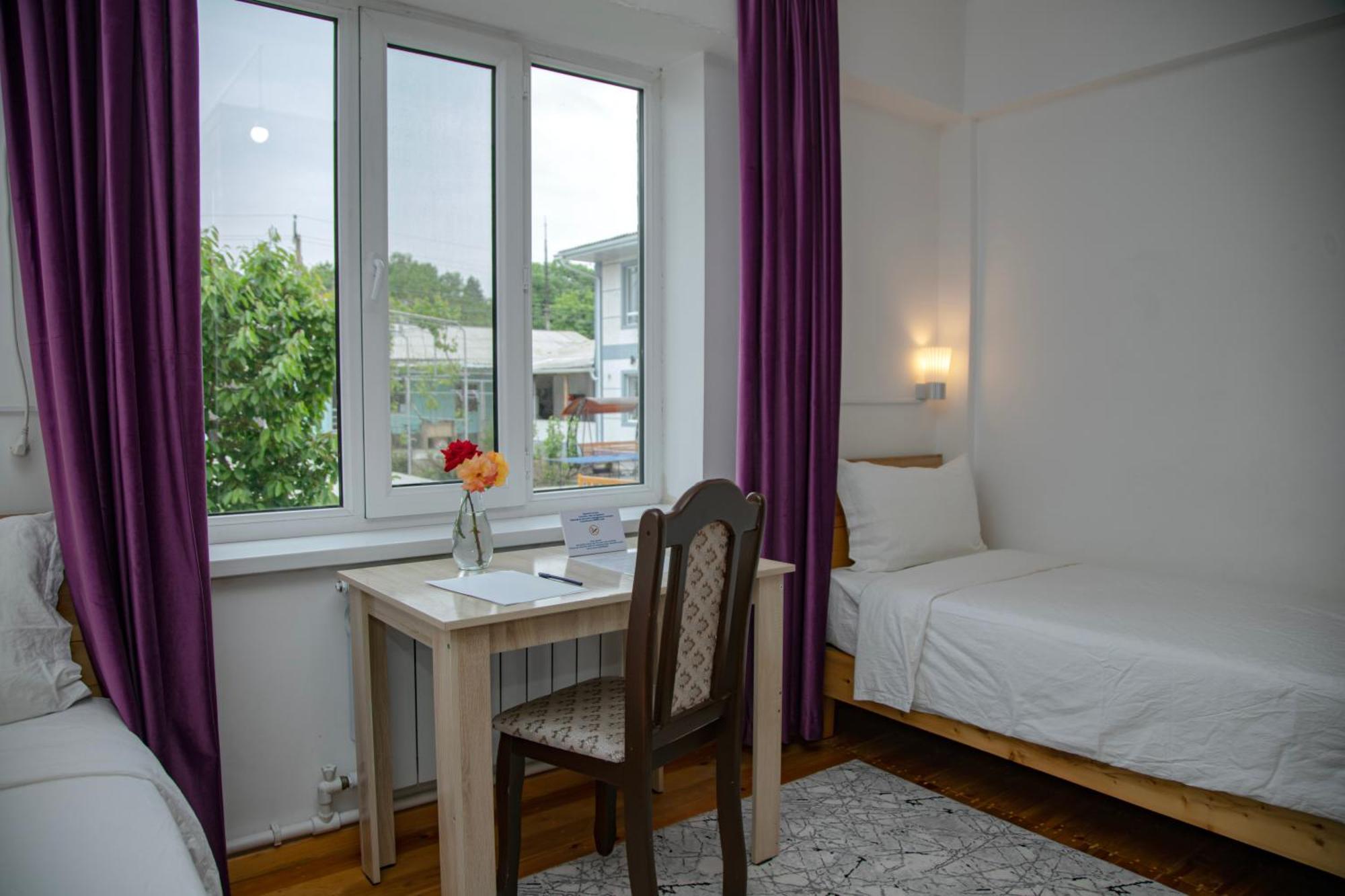 Hotel Good Night Jalal-Abad Esterno foto