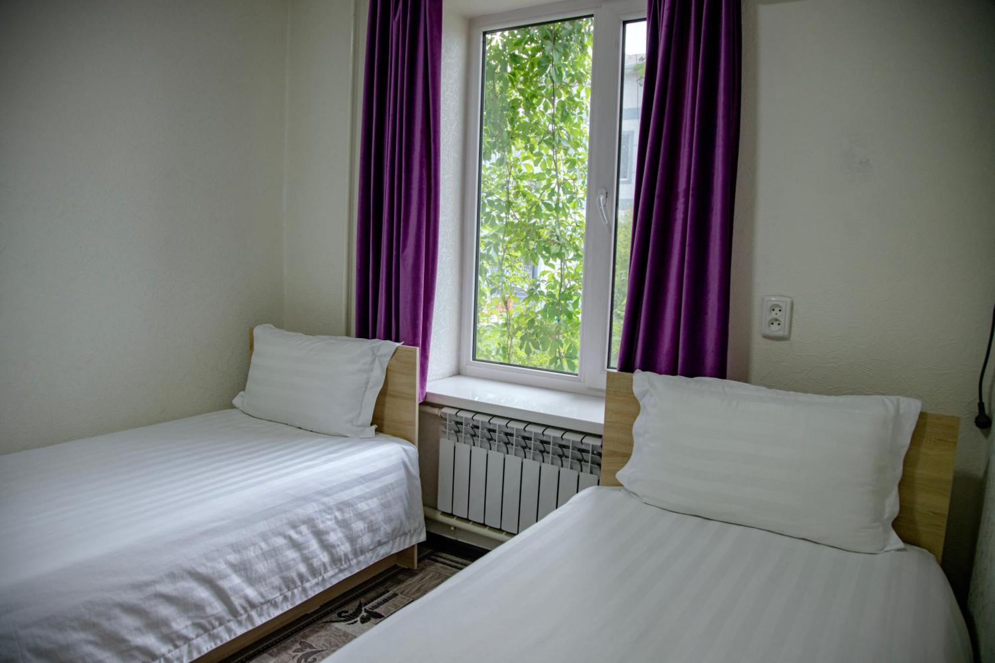 Hotel Good Night Jalal-Abad Esterno foto