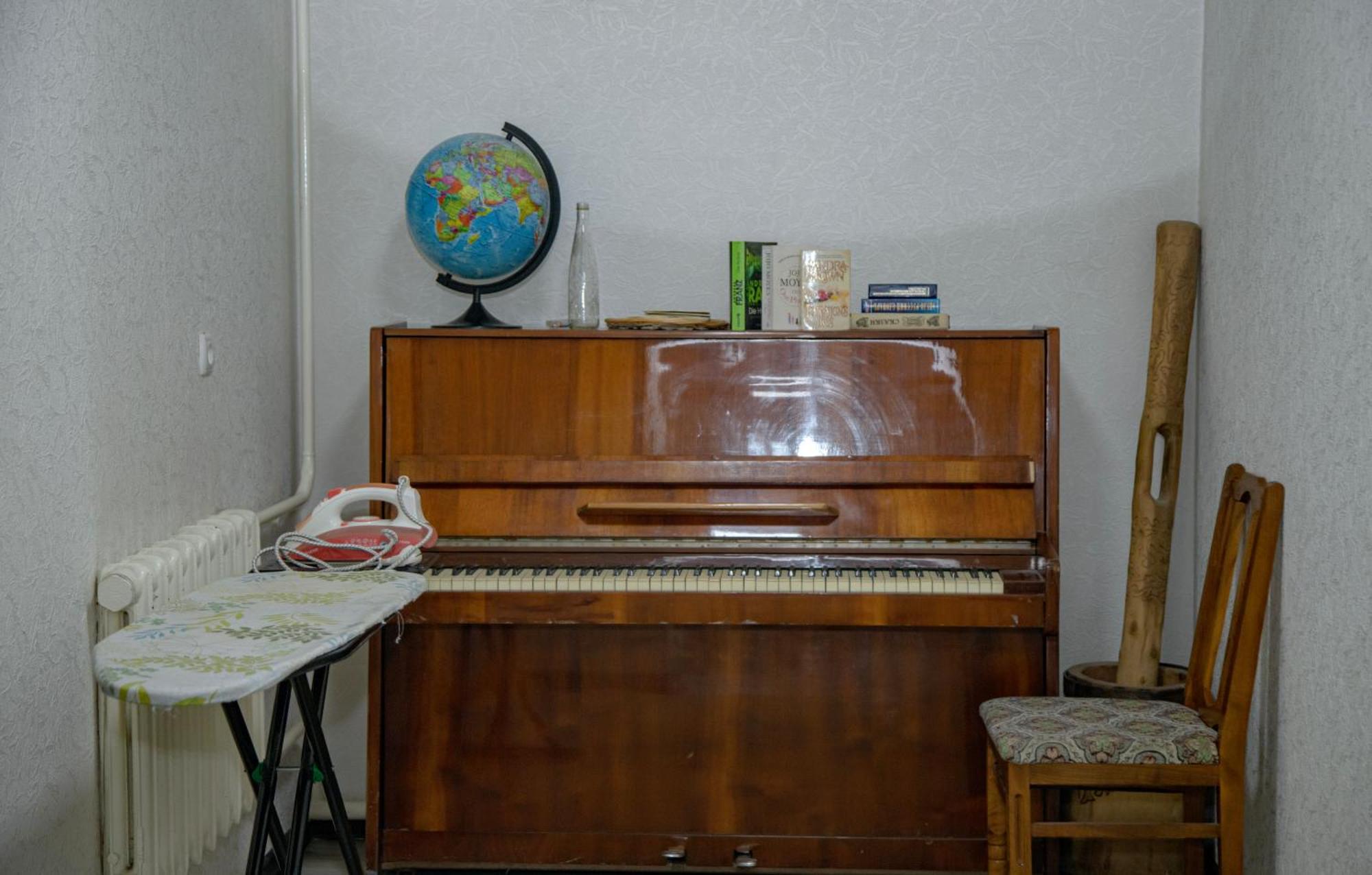 Hotel Good Night Jalal-Abad Esterno foto