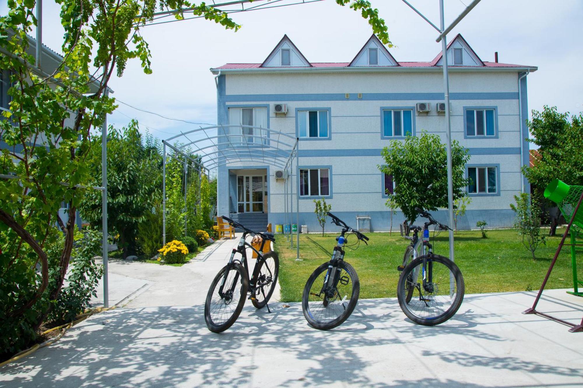 Hotel Good Night Jalal-Abad Esterno foto