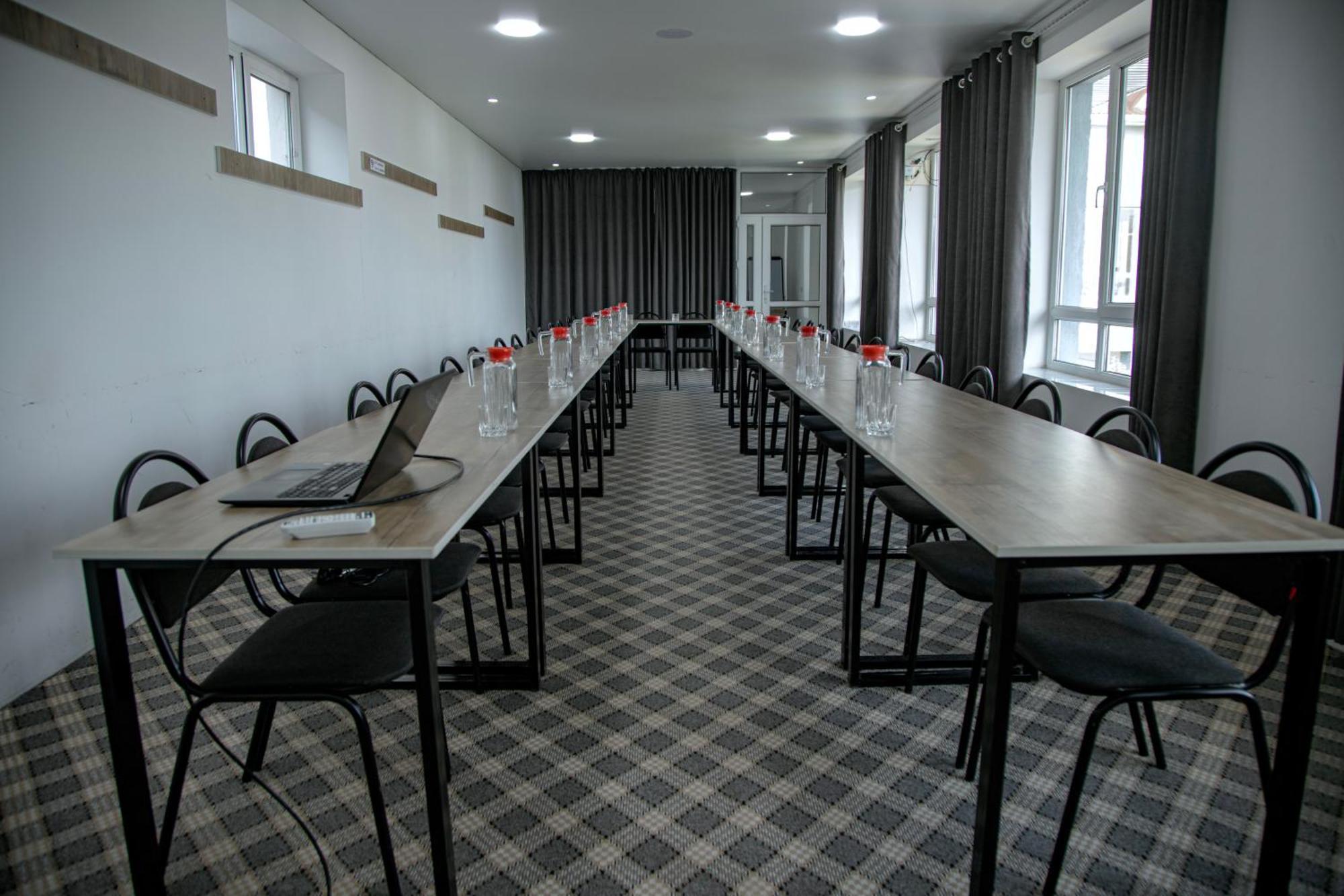 Hotel Good Night Jalal-Abad Esterno foto