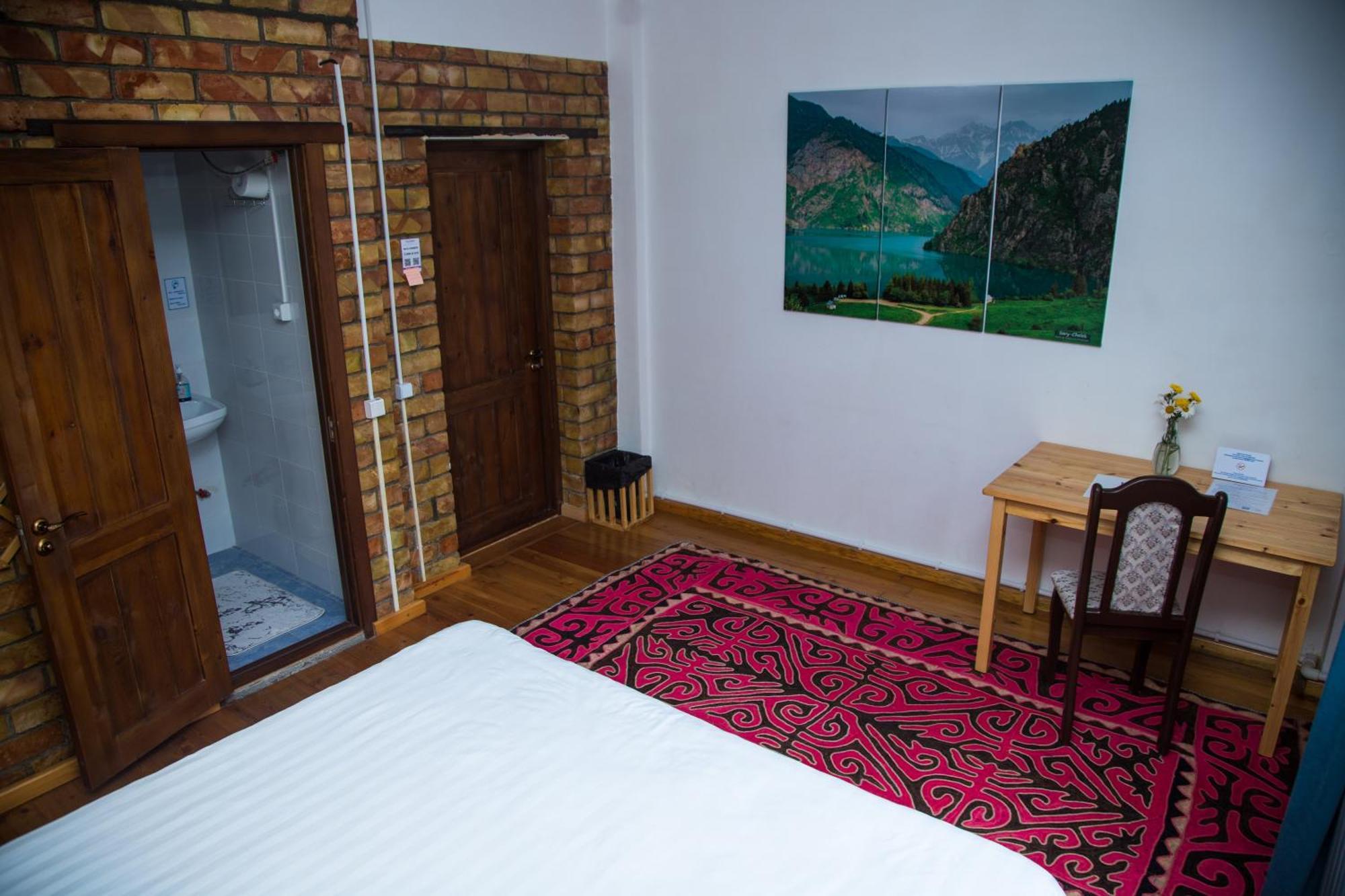 Hotel Good Night Jalal-Abad Esterno foto
