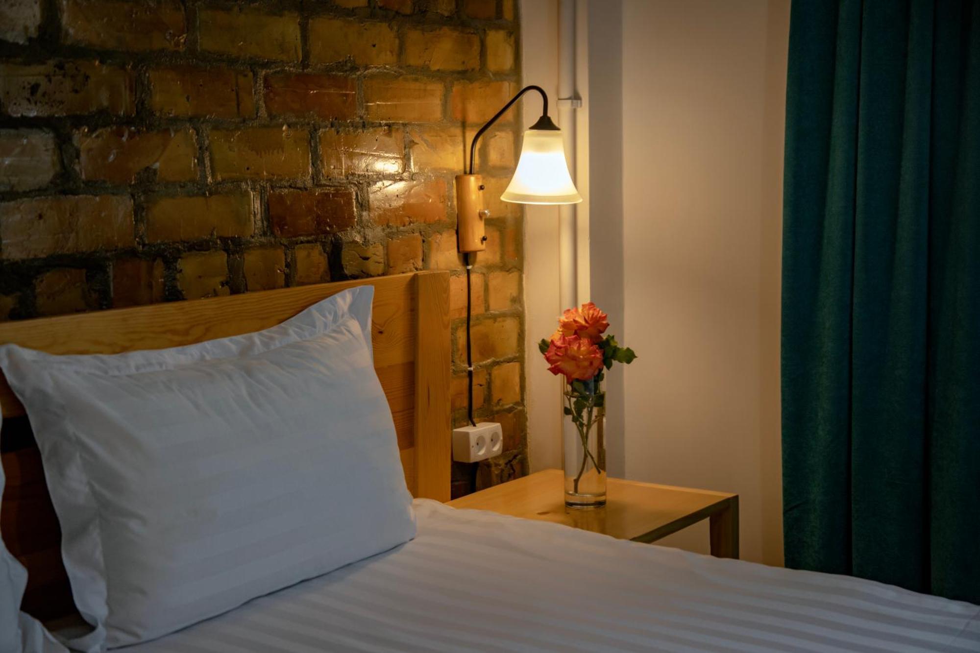 Hotel Good Night Jalal-Abad Esterno foto